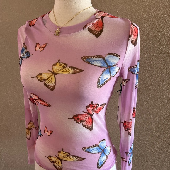 🆕Butterfly mesh print top - Picture 8 of 8